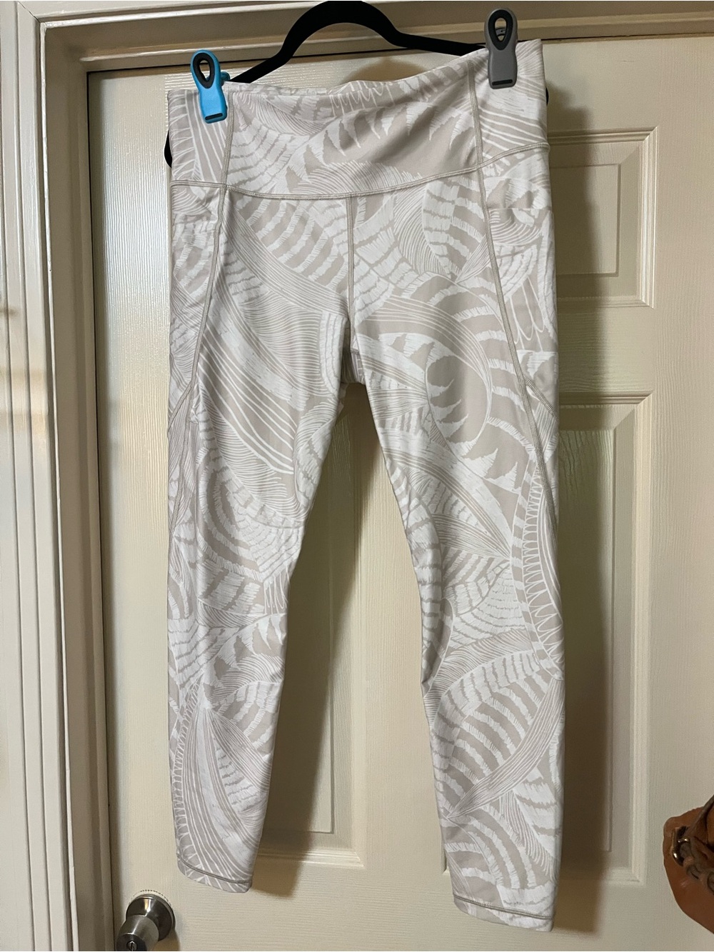EUC Athleta Salutation Stash Pocket Leggings XL Tall XLT Botanical Print